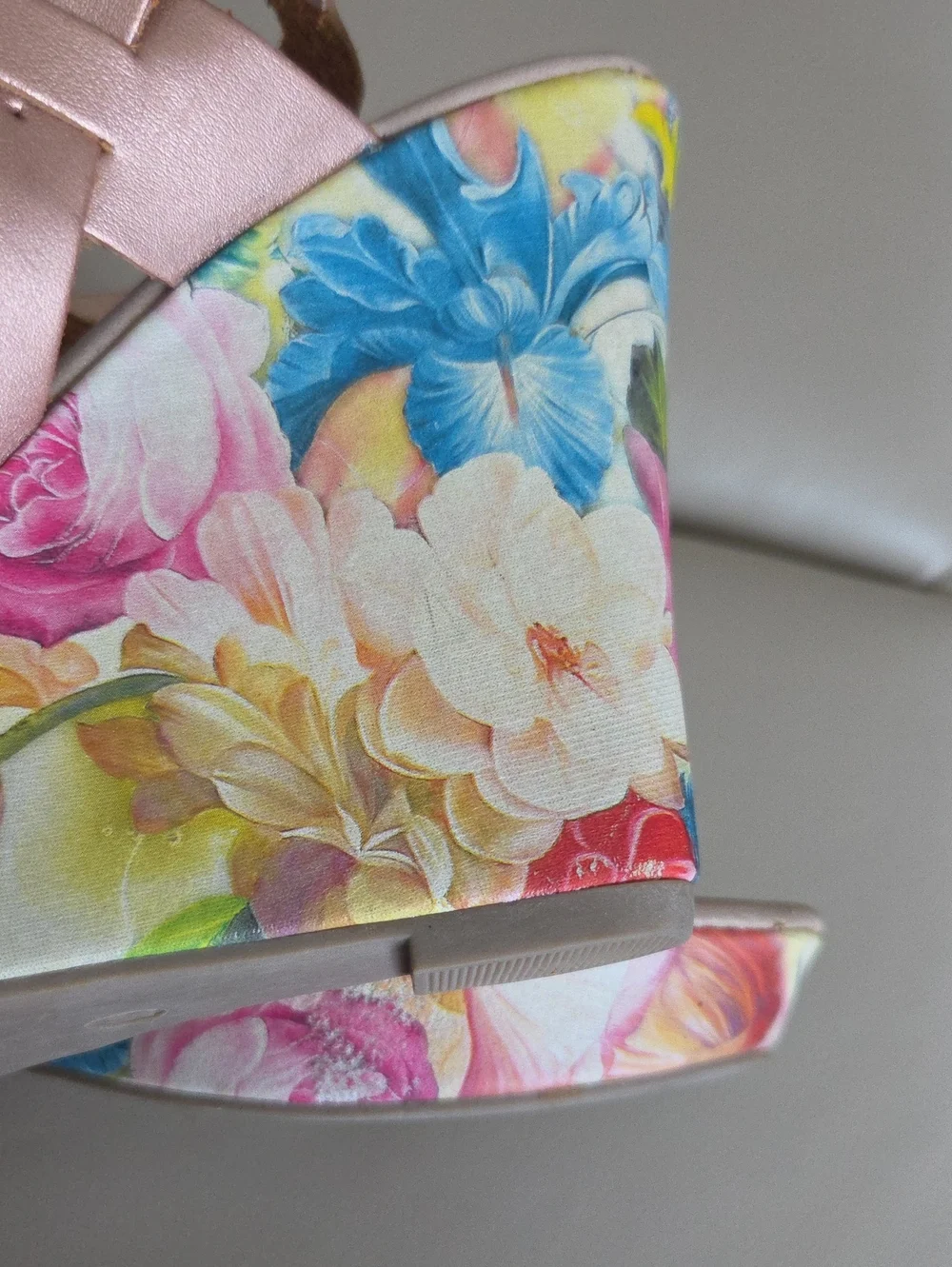 Sociology Pink Floral-Print Wedge Sandals Size 10